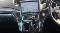 Toyota Alphard Auto+Petrol+7Seats 28
