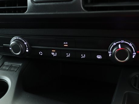 Peugeot Partner Standard 650 1.5 BlueHDi 100 Professional Premium Van 17