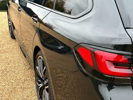 BMW 5 Series 520D M SPORT TOURING MHEV 22