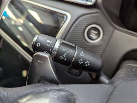 Land Rover Range Rover Velar 2.0 Range Rover Velar R-Dynamic SE D180 Auto 4WD 5dr 74