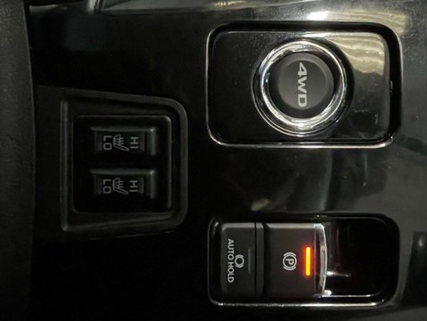 Mitsubishi Outlander 2.0 Outlander Exceed CVT 4WD 5dr 25