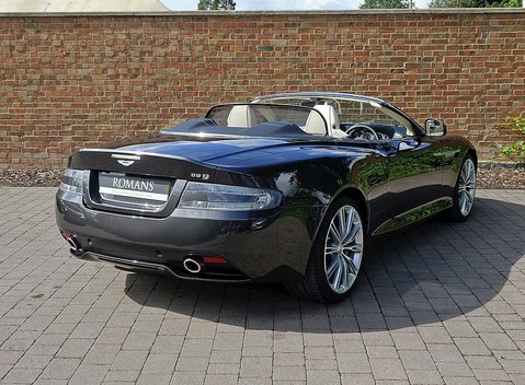 Aston Martin DB9 Volante 22