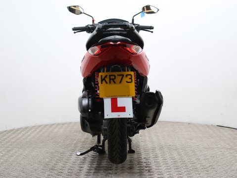 Yamaha Nmax 125 GPD125-A ABS 11