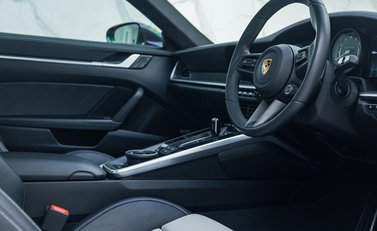 Porsche 911 Turbo S 11