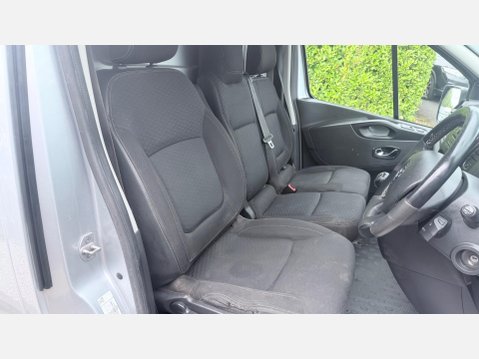 Vauxhall Vivaro 1.6 CDTi 2900 Sportive L2 H1 Euro 6 5dr 9