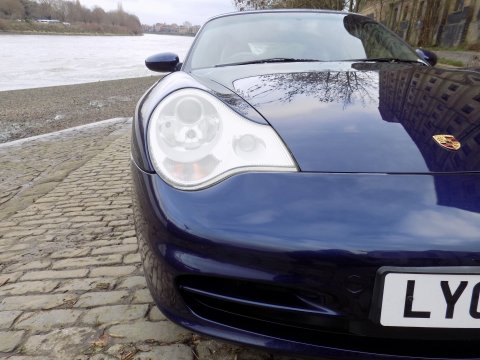 Porsche 911 CARRERA 2 CONVERTIBLE 61
