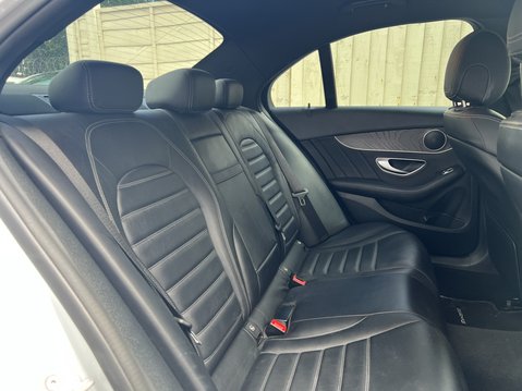 Mercedes-Benz C Class 2.0 C300d AMG Line (Premium) Saloon 4dr Diesel G-Tronic+ Euro 6 (s/s) (245 13