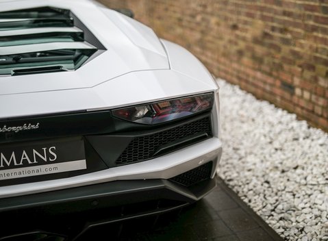 Lamborghini Aventador S 31