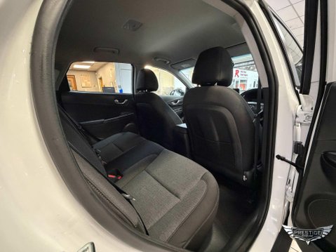 Hyundai KONA 64kWh Premium Auto 5dr (10.5kW Charger) 60