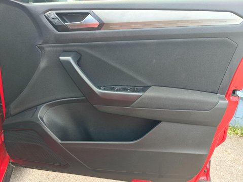 Volkswagen T-Roc 1.5 TSI EVO Design Euro 6 (s/s) 5dr 53