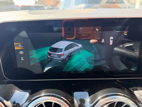 Mercedes-Benz B Class B 220 4MATIC AMG LINE PREMIUM 29
