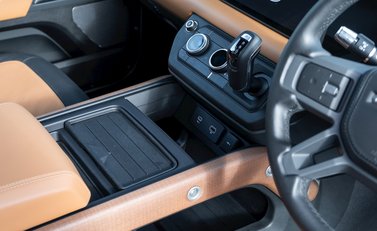 Land Rover Defender 110 X P400 22