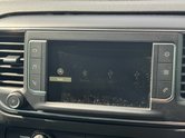 Vauxhall Vivaro Crew Cab AUTO LWB L2H1 Low Roof 3100 Elite Air Con Alloys Sensors Cam Nav E 31