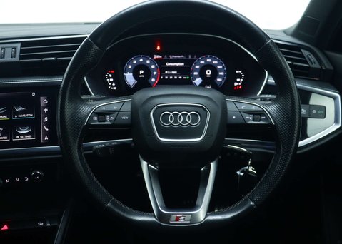 Audi Q3 1.5 TFSI CoD 35 S line Sportback 5dr Petrol S Tronic Euro 6 (s/s) (150 ps) 19