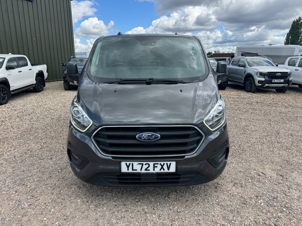 Ford Transit Custom SWB L1H1 Low Roof Limited 280 Air Con Alloys Senso 3
