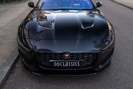 Jaguar F-Type R-Dynamic Black 9