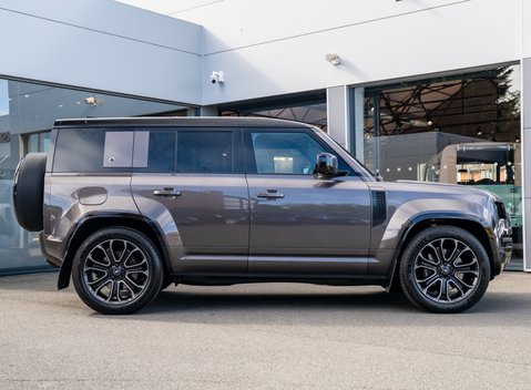 Land Rover Defender 110 OCTA 3