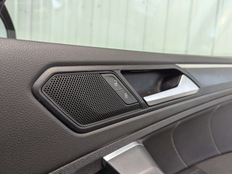 Volkswagen Tiguan 1.5 Tiguan R-Line TSi Semi-Auto 5dr 81