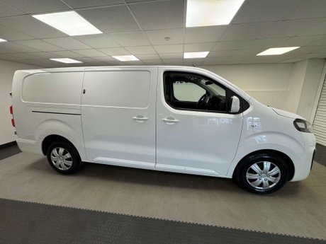 Vauxhall Vivaro 1.5 Vivaro 2900 Sportive S/S 31