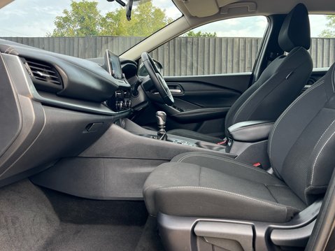 Nissan Qashqai DIG-T ACENTA PREMIUM MHEV 3