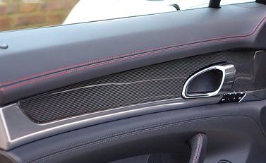 Porsche Panamera GTS 5