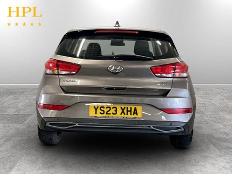 Hyundai i30 1.0 T-GDi MHEV SE Connect Hatchback 5dr Petrol Hybrid DCT Euro 6 (s/s) (120 6