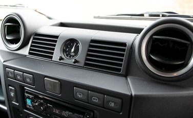 Land Rover Defender 90 TD XS Station Wagon 18