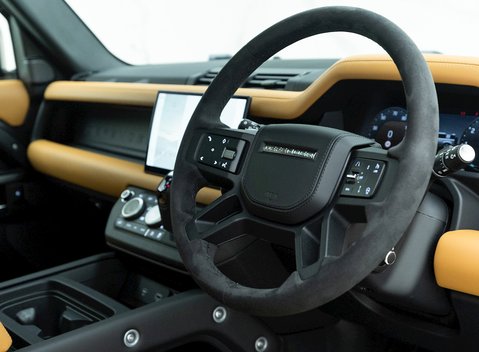 Land Rover Defender 110 V8 9