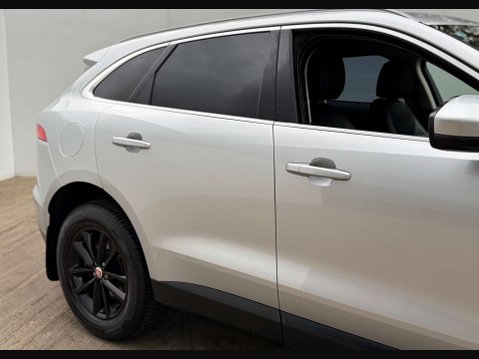 Jaguar F-Pace 2.0 F-PACE Prestige AWD D Auto 4WD 5dr 7