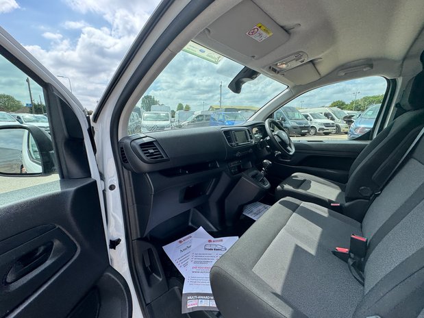 Citroen Dispatch MWB L2H1 Low Roof Enterprise 145bhp 1400 Air Con Sensors SELECT 12