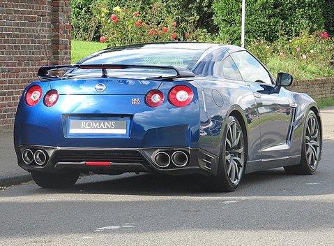 Nissan GT-R Premium Edition 4