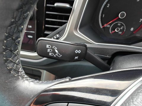 Volkswagen T-Roc 1.5 TSI EVO Design Euro 6 (s/s) 5dr 49