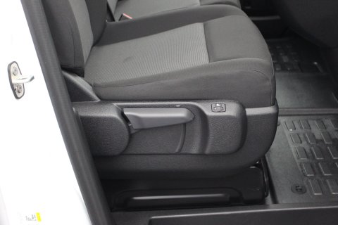 Peugeot e-Expert 100kW 75kWh Professional MWB Electric Automatic 11kW Charger 28