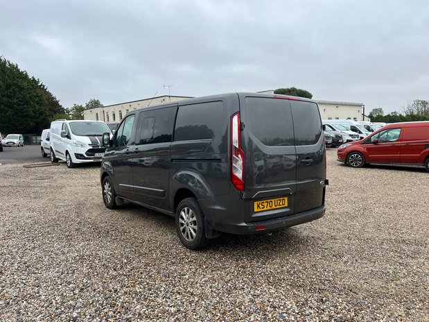 Ford Transit Custom Crew Cab SWB L1H1 Limited 300 CAT N Air Con Alloys Cam EURO 6 NO VAT 8