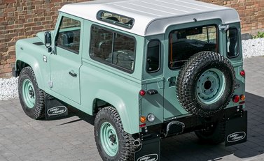Land Rover Defender 90 Heritage 9