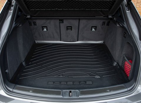 Porsche Macan Turbo 32