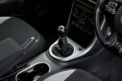 Volkswagen Beetle R LINE TDI BLUEMOTION TECHNOLOGY 27