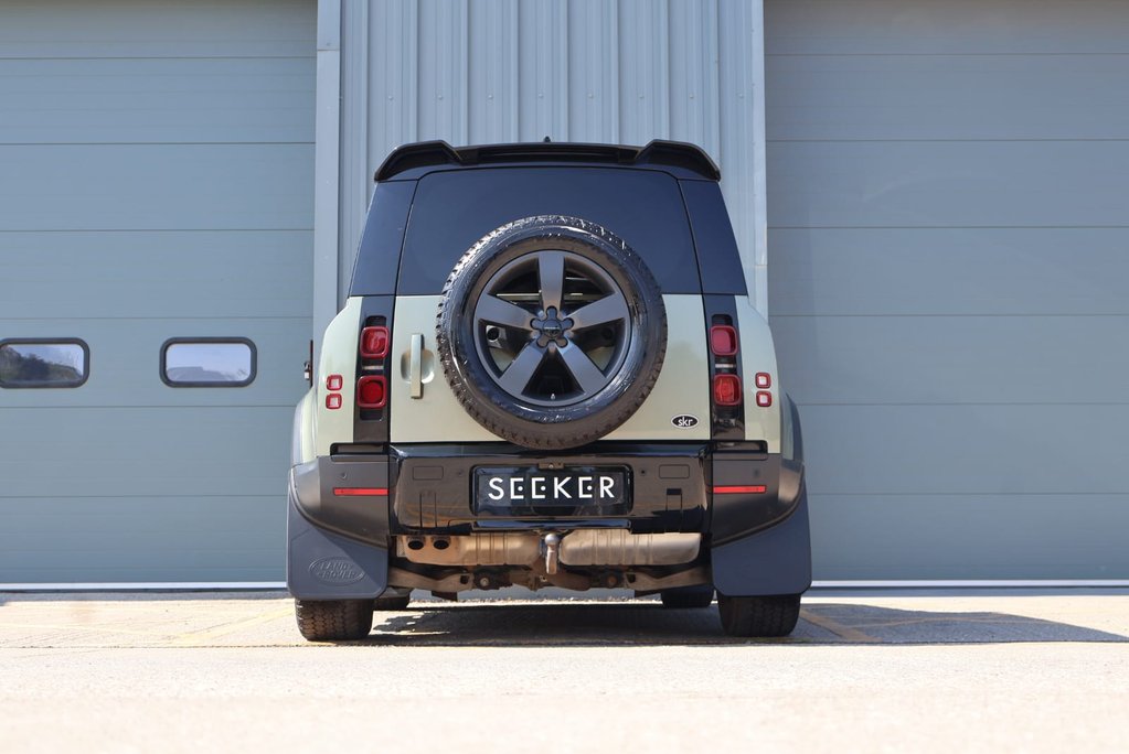Land Rover Defender 110 D250 HARD TOP SE MHEV styled by Seeker BIG SPEC 5