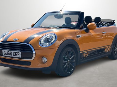 Mini Convertible 1.5 Cooper 2dr [Chili/Media Pack XL] 6