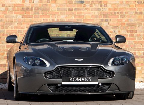 Aston Martin V12 Vantage S 1