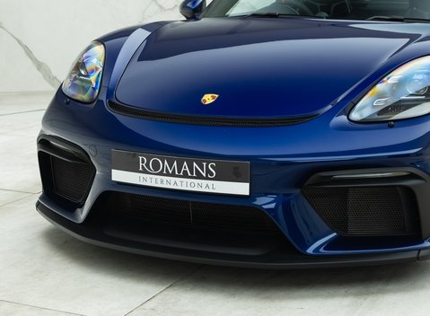 Porsche Cayman GT4 (718) 25