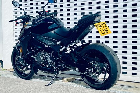 Suzuki GSX GSXS 1000 26