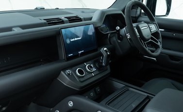 Land Rover Defender 110 V8 16