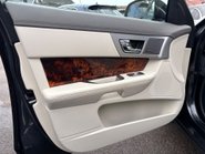 Jaguar XF 3.0d V6 Premium Luxury Saloon 4dr Diesel Auto Euro 5 (s/s) (240 ps) 10