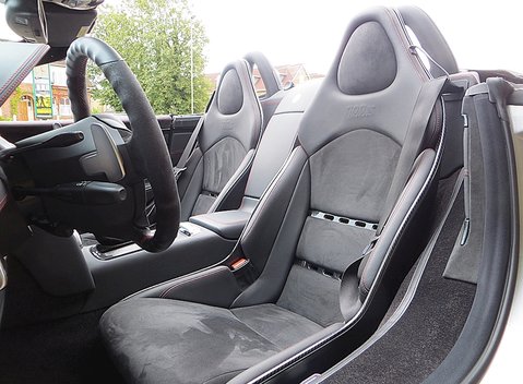 Mercedes-Benz SLR McLaren Roadster 722 S 12