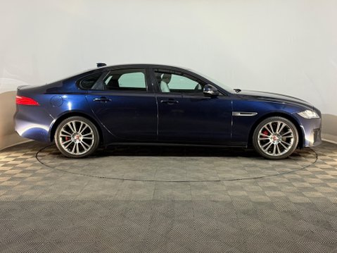 Jaguar XF V6 S 4