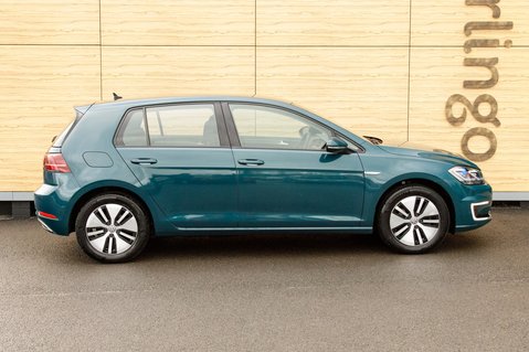 Volkswagen Golf E-GOLF 12