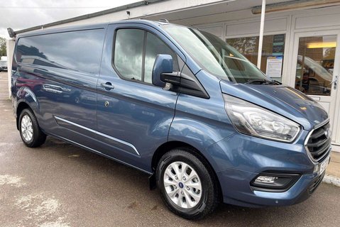 Ford Transit Custom 300 L2 170 ps Limited Panel Van - Power Invertor 5