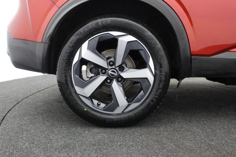 Nissan Qashqai 5dr 1.3 DIG-T MHEV N-Connecta Petrol Hybrid Glass Roof Pack 40