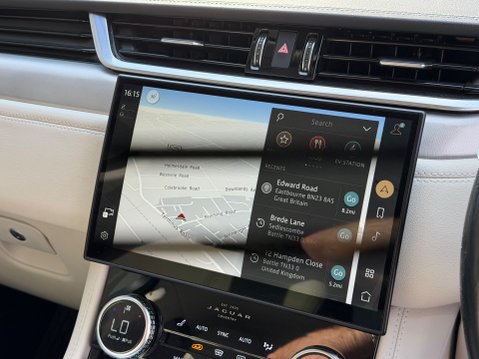 Jaguar F-Pace R-DYNAMIC S 22